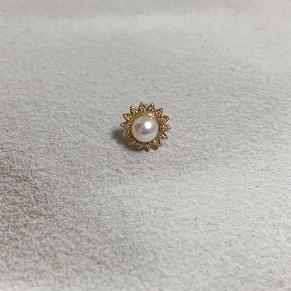Pearl pierced earring -Sun-